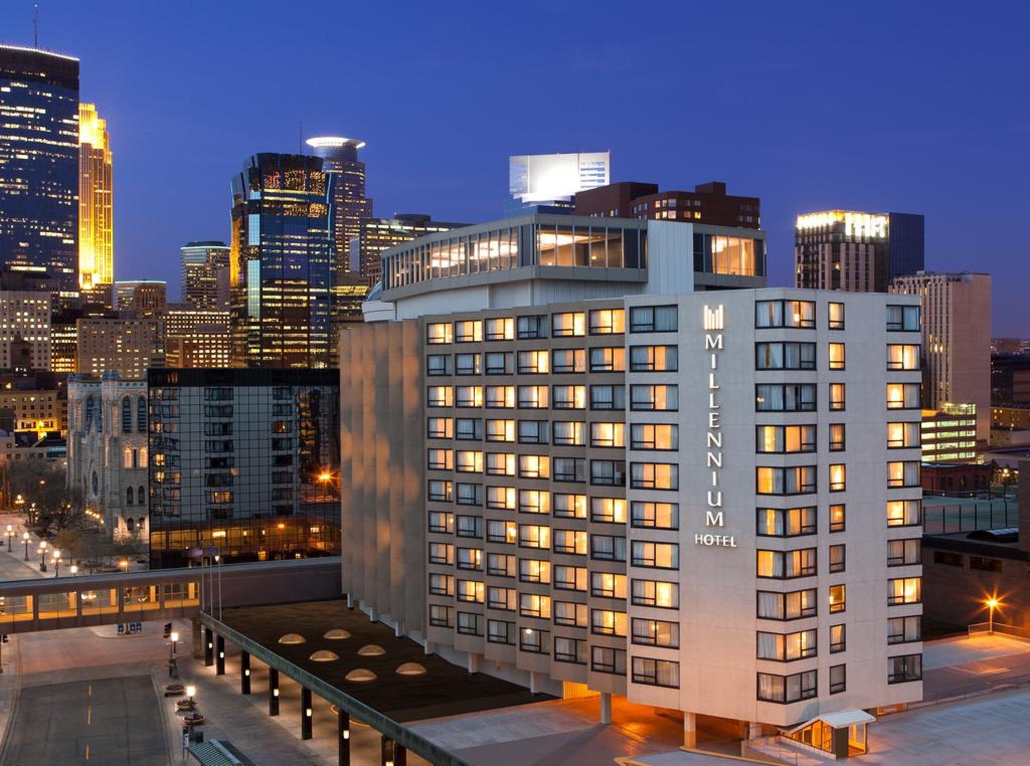 Sheraton Minneapolis Downtown Convention Center Exterior photo