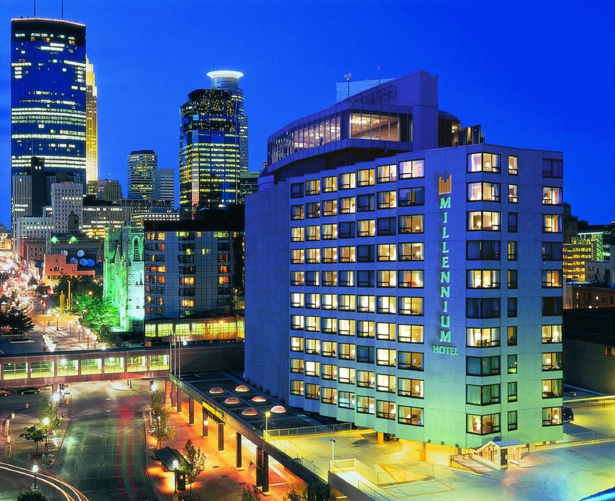 Sheraton Minneapolis Downtown Convention Center Exterior photo